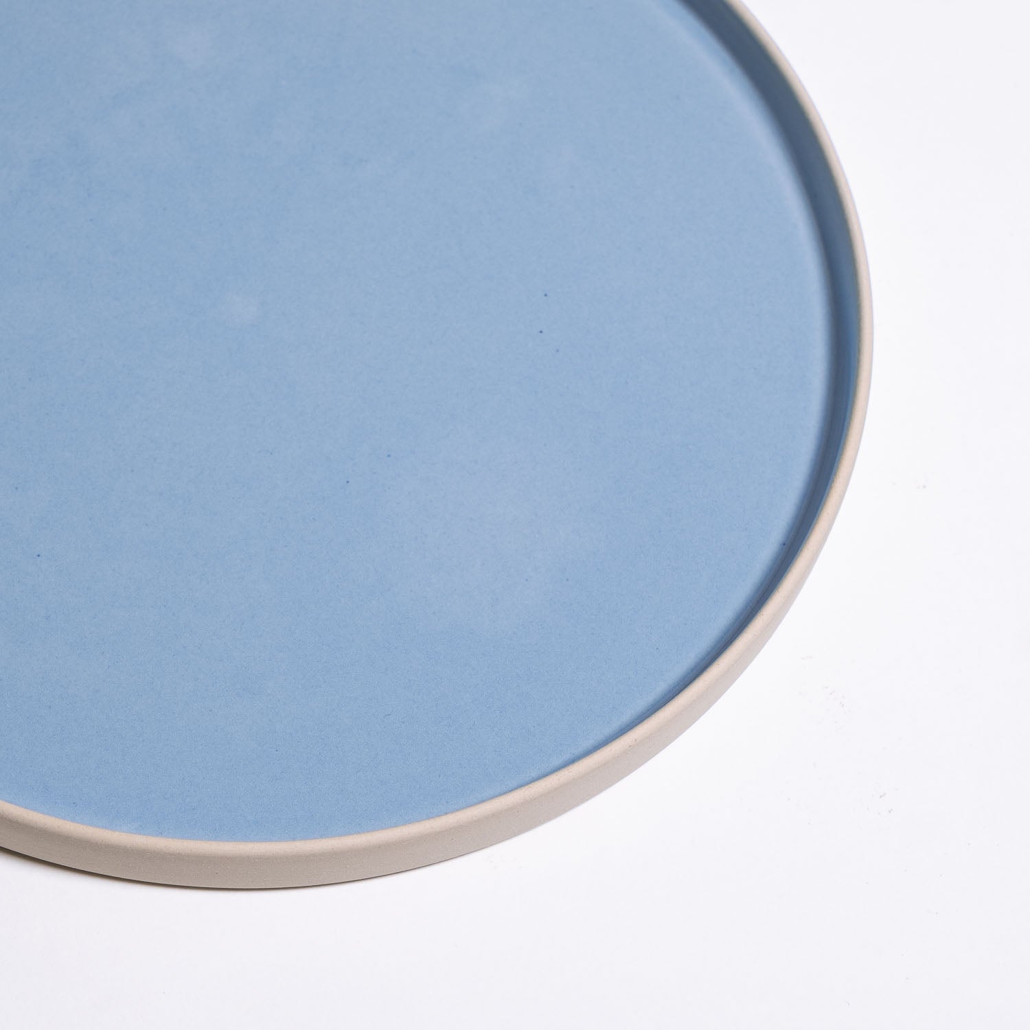 Set of 4 - Dinner Plate - Iceblue in einer glasierten Eisblau-Optik, ideal für Hauptgerichte.