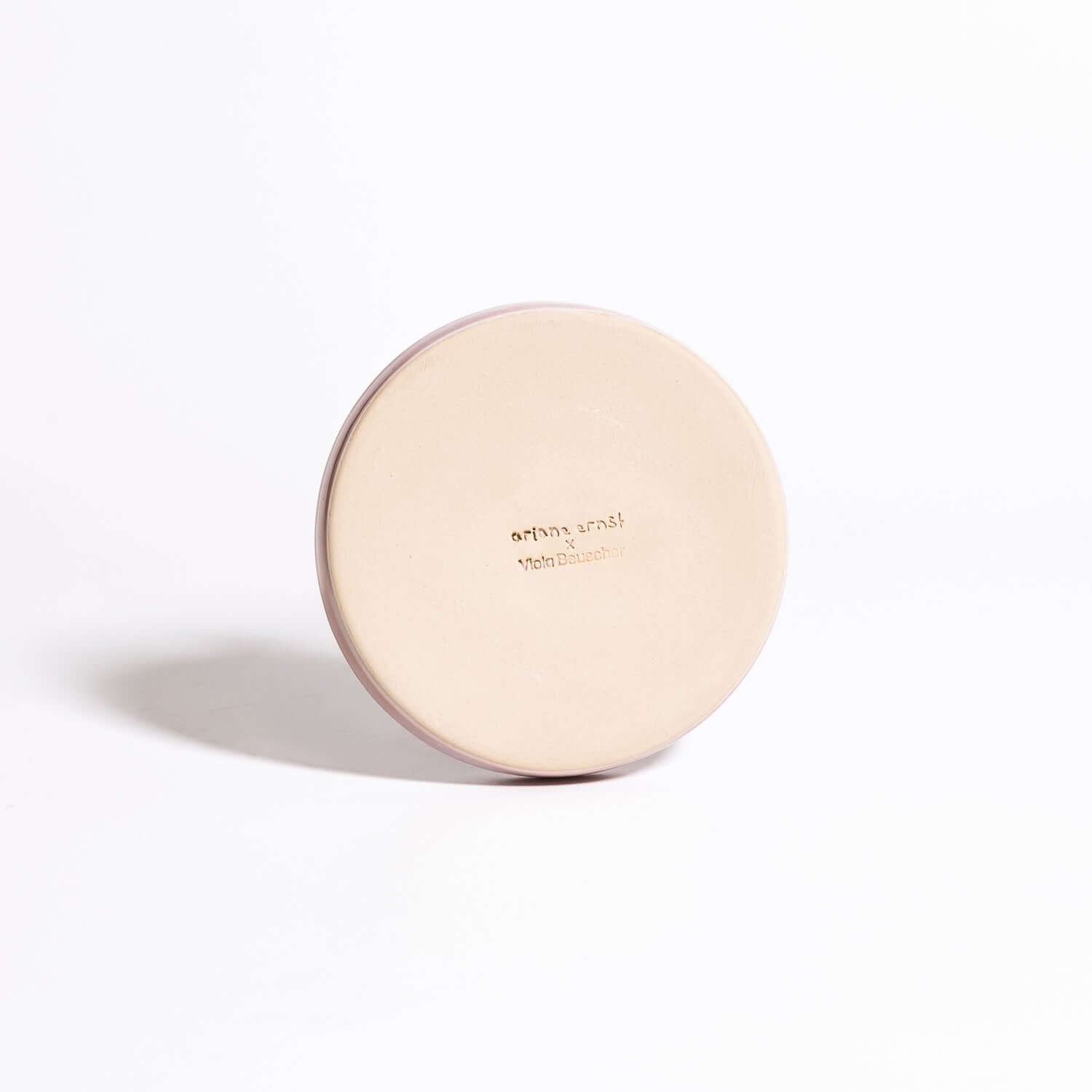 Saucer – Pink & Gold Heart von Ariane Ernst, handgemachte Keramiktasse in rosa und gold, einzigartiges Design.