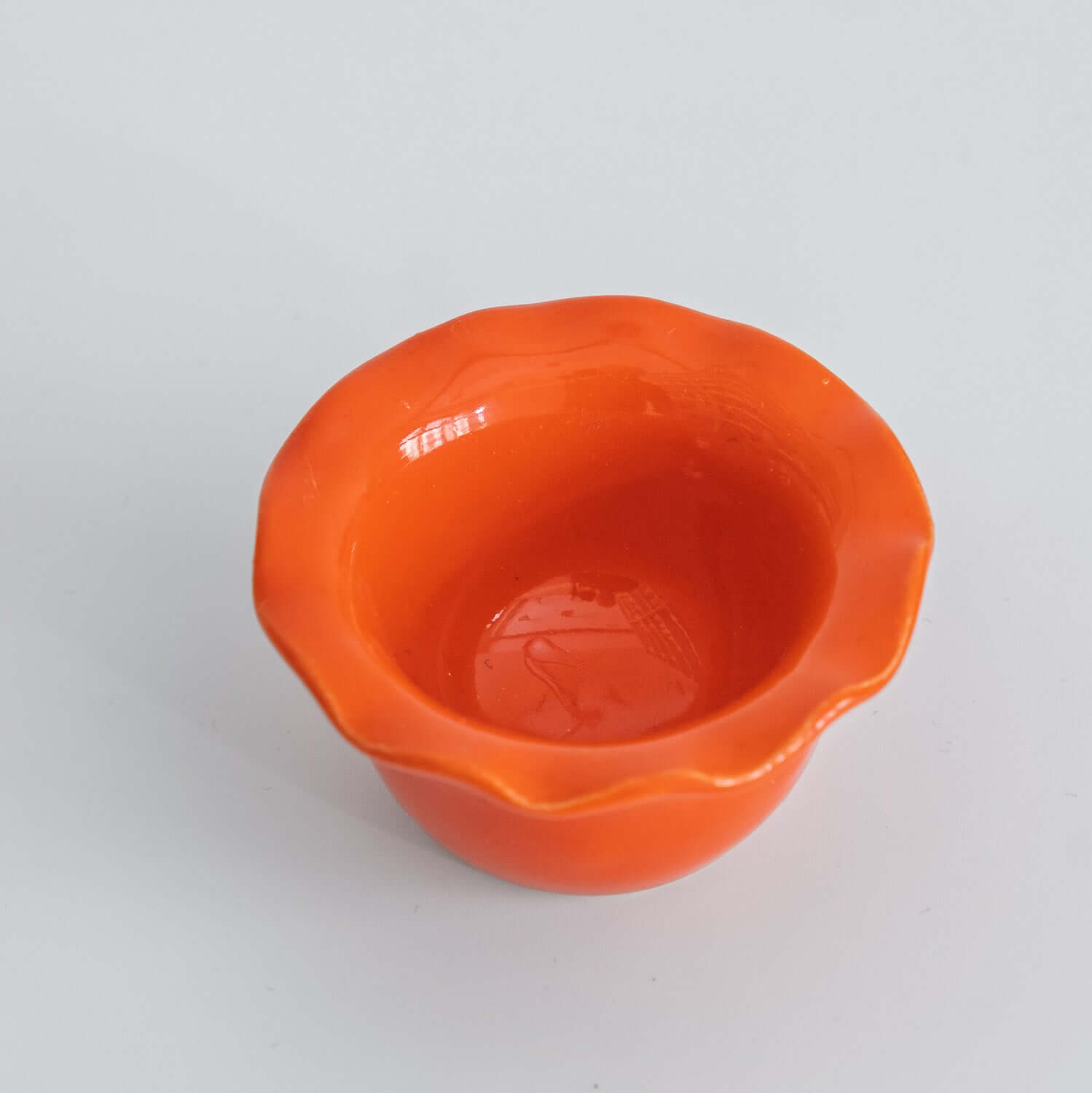 Handmade Stoneware Egg Cup – Egg Cup Red, orange ceramic cup with flared rim, perfect for breakfast use, handgemacht, Keramik.