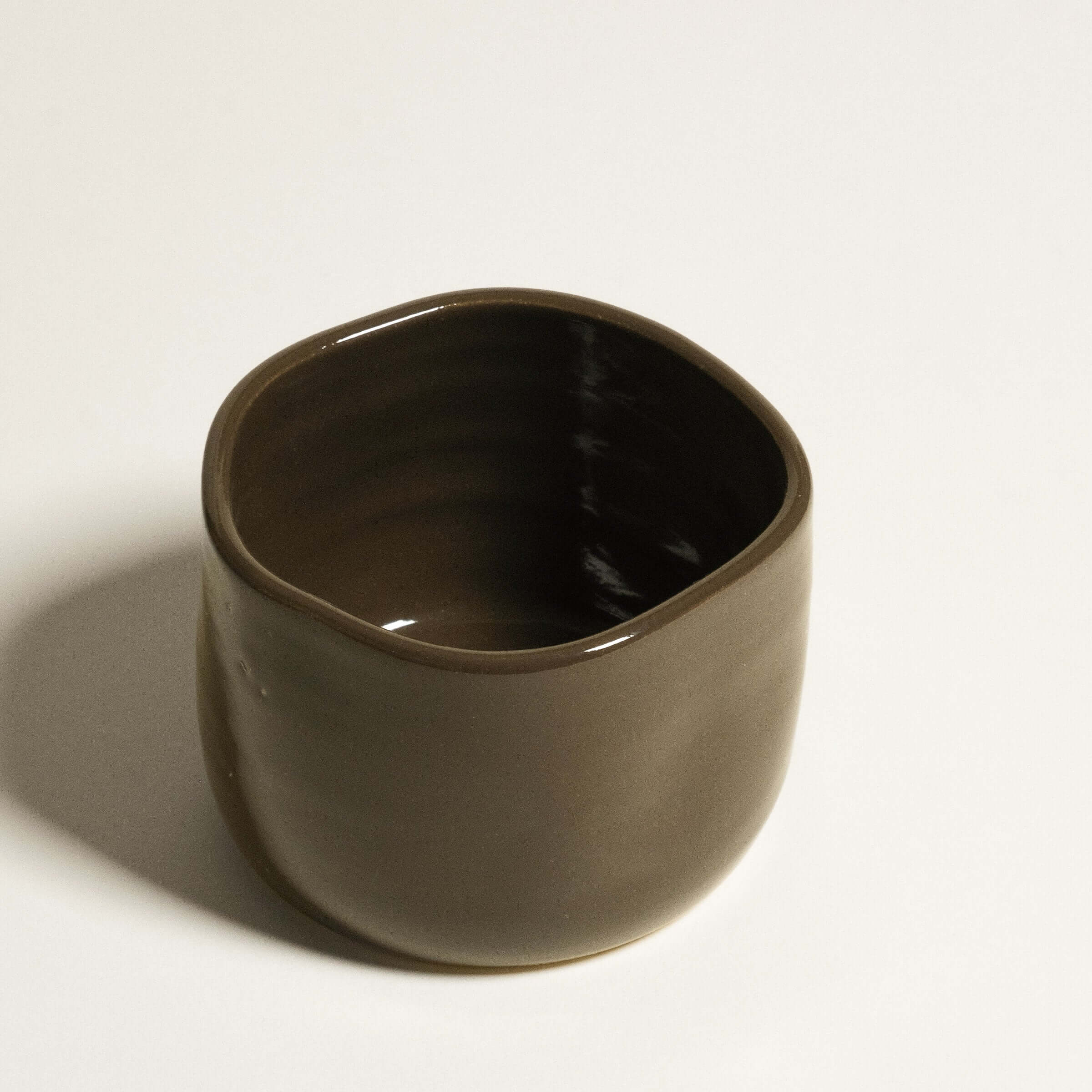Hojicha Cup – Brown made from grey stoneware with warm brown glaze, perfect for iced Hojicha on warm days.