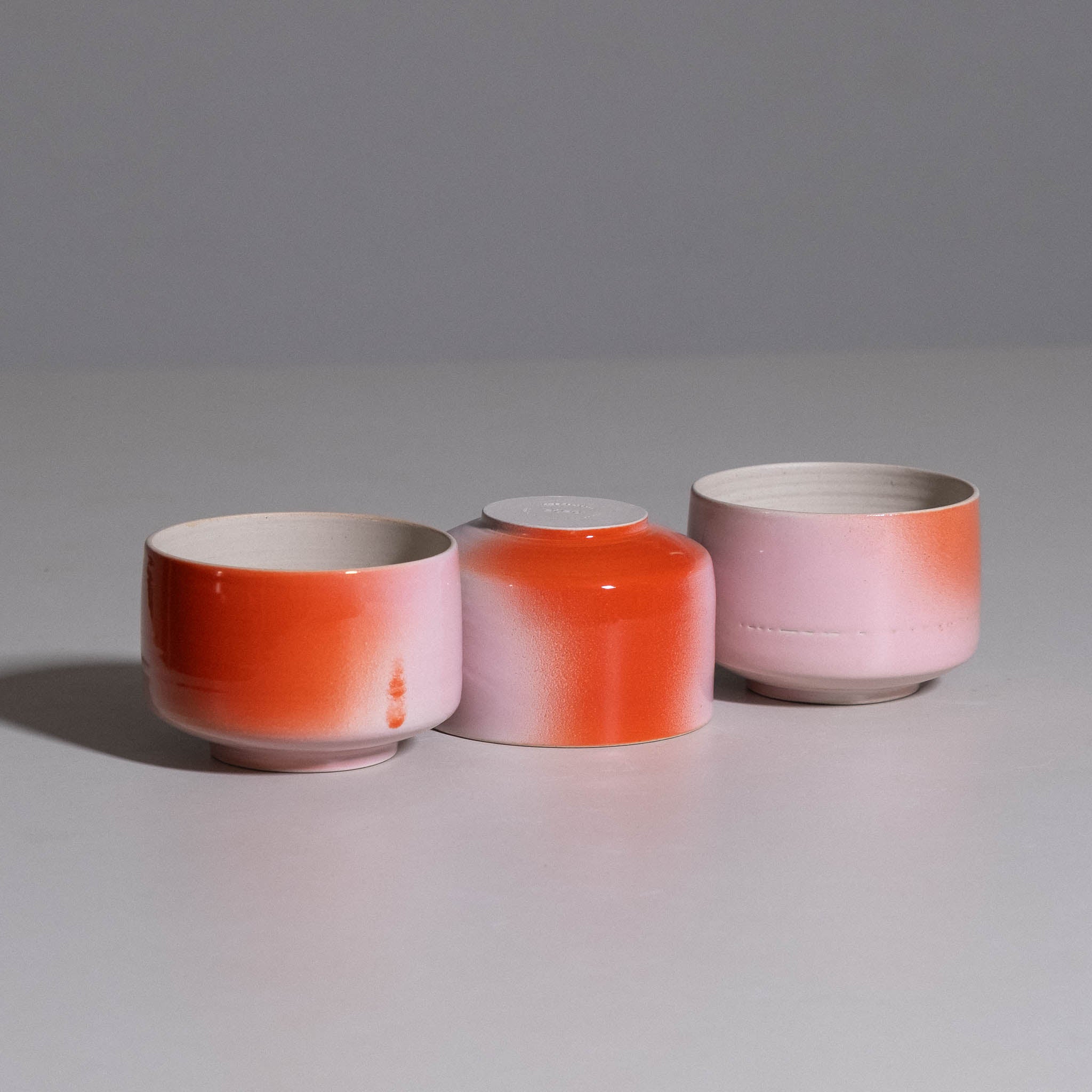 Matcha Cup aus handgemachter Keramik mit weichem Farbverlauf von oben.