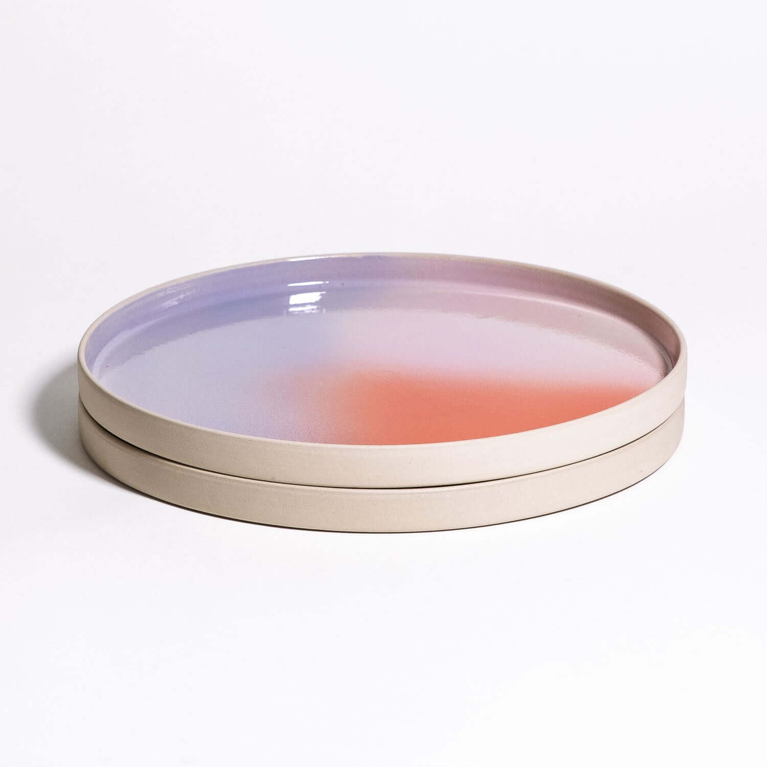 Set of 2 - Dinner Plate – New Dawn mit Farbverlauf von Rot über Pink zu Lilac, aus Steinzeug, Ø 23,5 cm.
