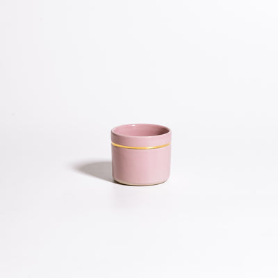 Handgemachter Keramik Espressobecher in Rosa mit Golddetail