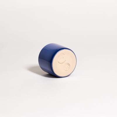 Coffee Cup - Blue Gradient, handgemachte Keramik mit glattem blauen Verlauf, aus Frankfurt. Jede Tasse ist einzigartig.