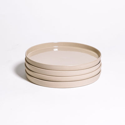 Set of 4 - Breakfast Plate - Creme, vier cremefarbene Steingutfrühstücksteller mit glänzender Glasur.