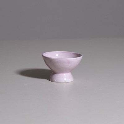 Dessert Dish aus handgemachter Keramik mit zarter rosa Glasur.