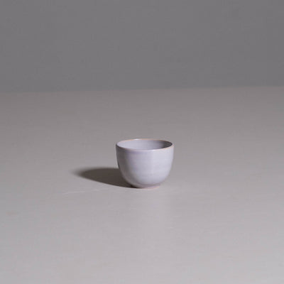 Espresso Cup aus handgemachter Keramik mit weicher Yun-Flieder-Glasur.
