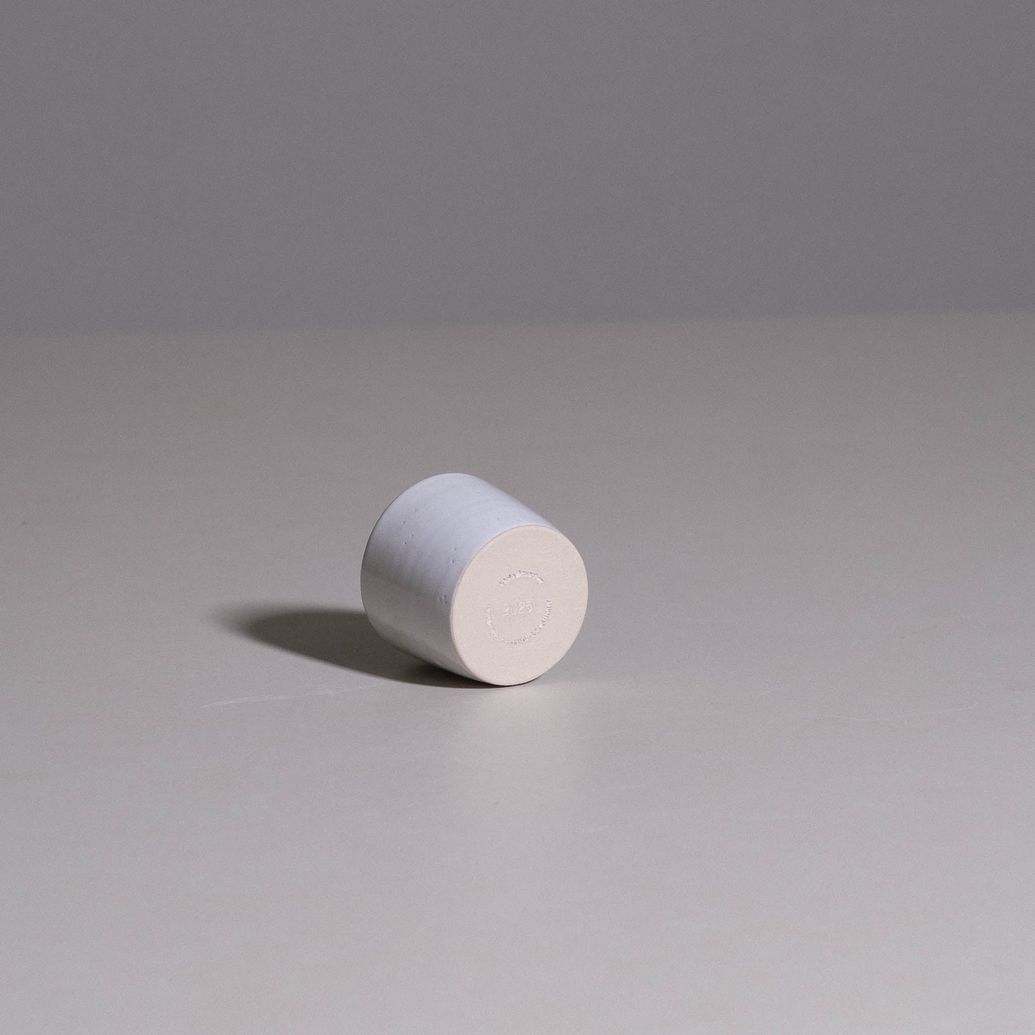Espresso Cup aus handgemachter Keramik mit reinweißem Finish und feiner Glasur.