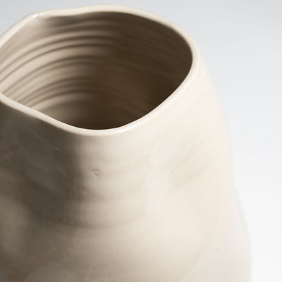 Big Vase Deformed Creme