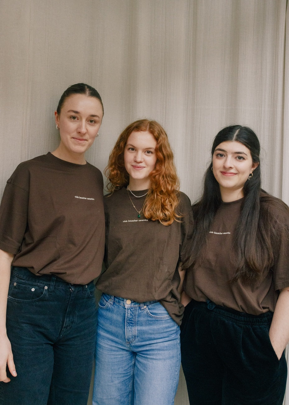 In this picture you can see, from left to right, Viola, Helena and Sima. They are our trainers for all our clay classes