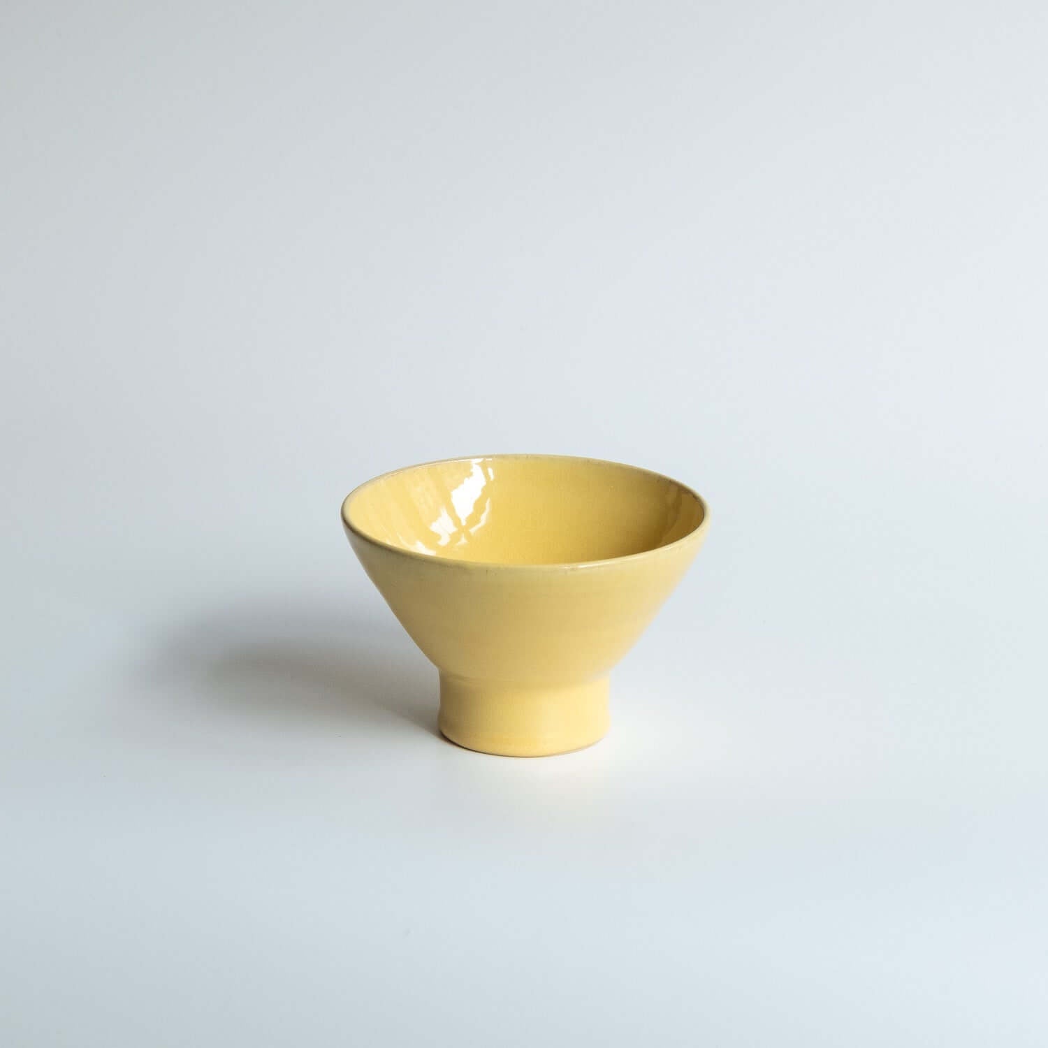 Elegant Dessert Dish – Yellow with sculptural shape, glossy finish, perfect for desserts or side dishes.