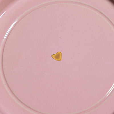 Handgemachte Keramik Untertasse in Pink mit handgemaltem Golddetail in Herzform