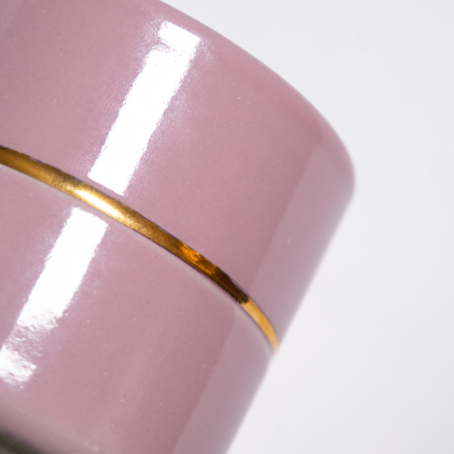 ae Set - Espresso-, Coffee Cup & Saucer – Pink & Gold, Handgemacht Keramik Detailaufnahme
