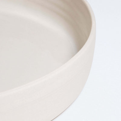 Handgemacht Serving Bowl – Creme aus Keramik mit glasiertem Finish für langlebige Nutzung.