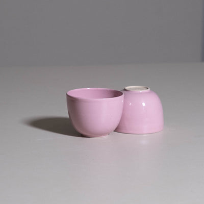 Coffee Cup aus handgemachter Keramik mit rosa Yun-Glasur, Seitenansicht.