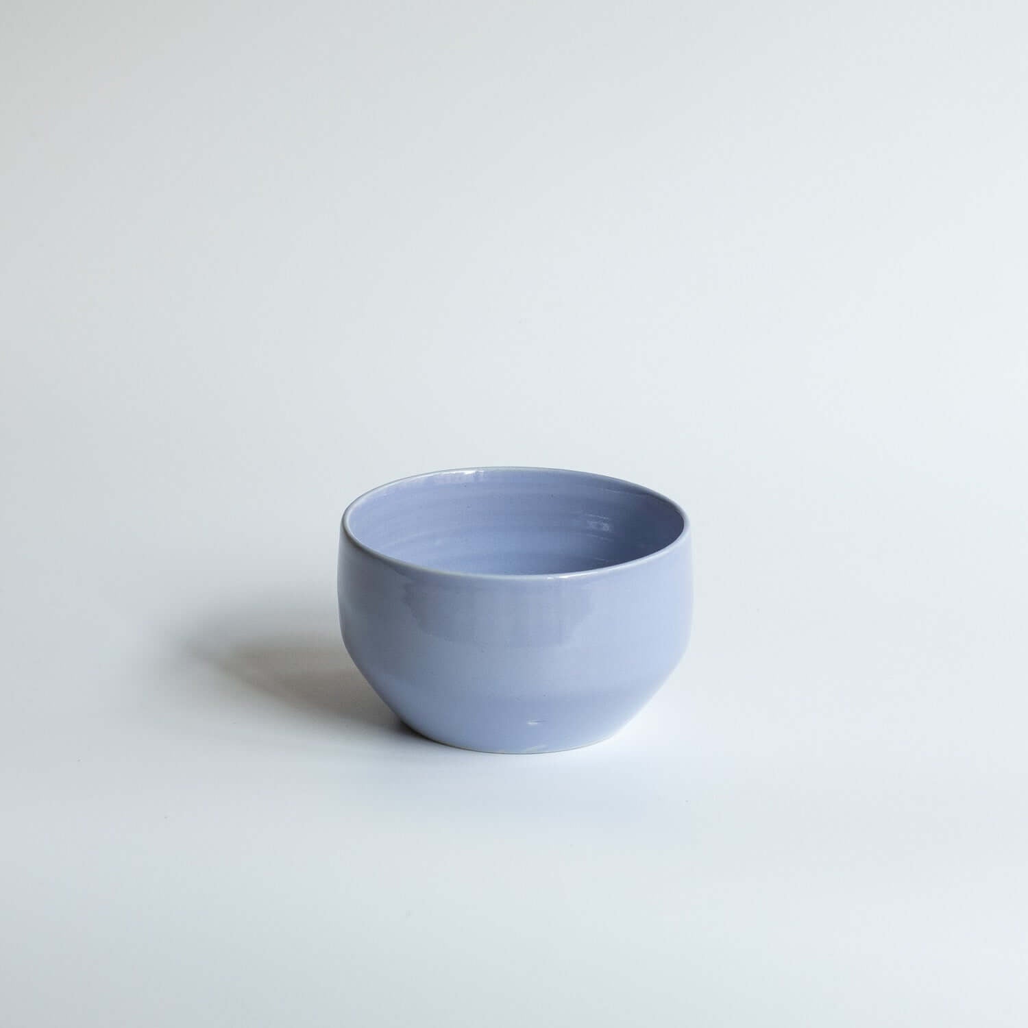 Matcha Bowl – Lilac-Light Blue, handmade grey stoneware bowl with glossy lilac glaze, perfect for matcha preparation.