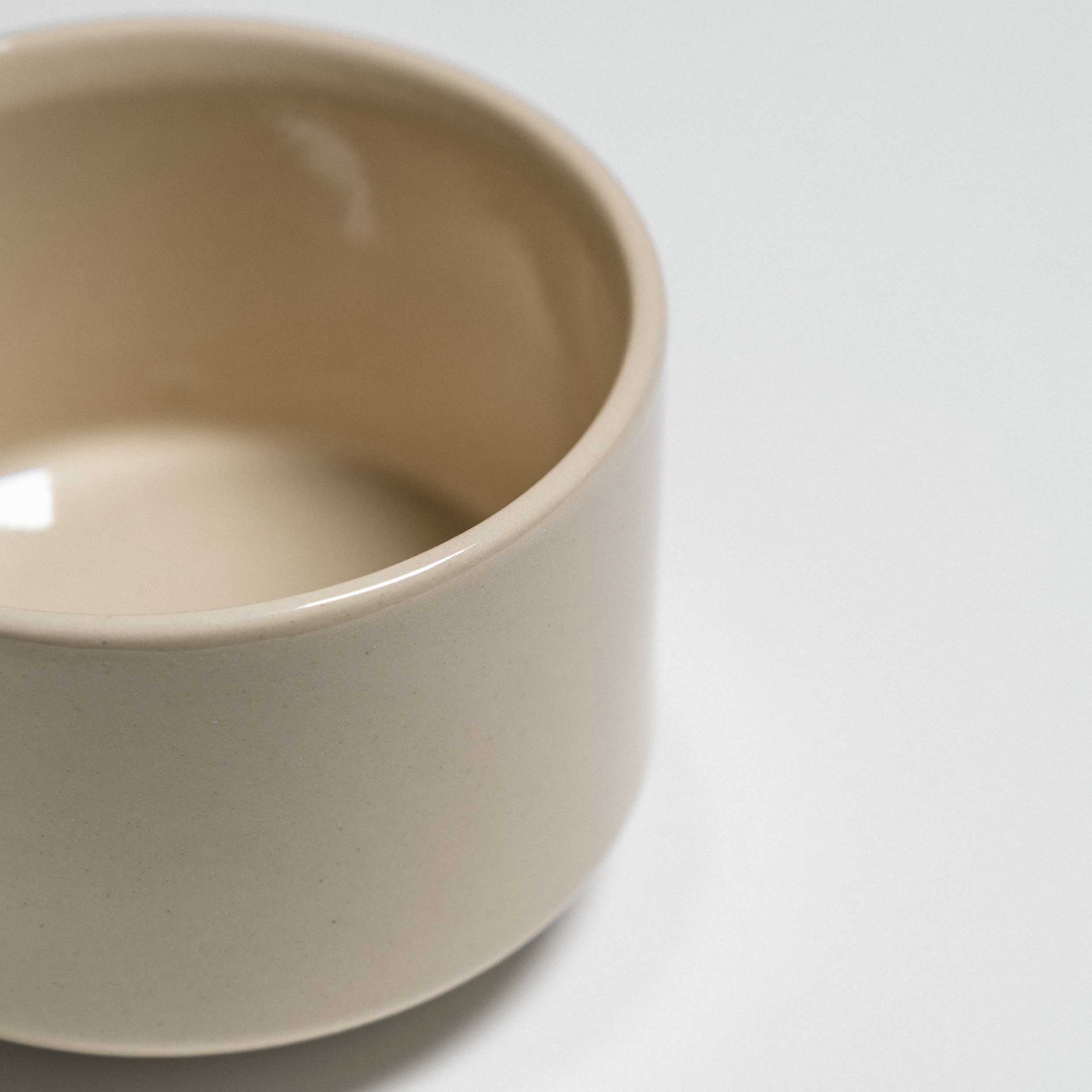 Matcha Set - Creme, porcelanartige Schale in cremefarbe für die Zubereitung von Matcha.