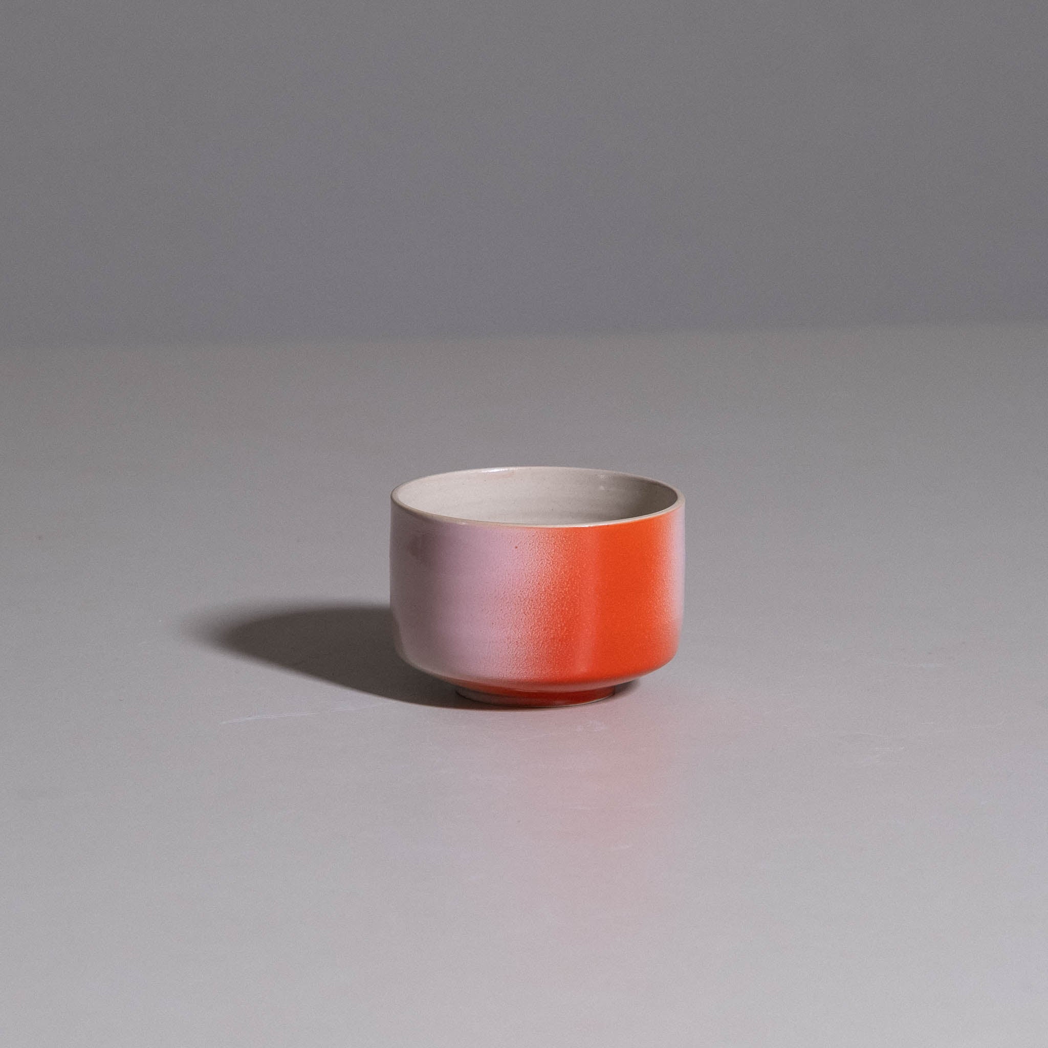 Matcha Cup aus handgemachter Keramik mit verlaufender Glasur.