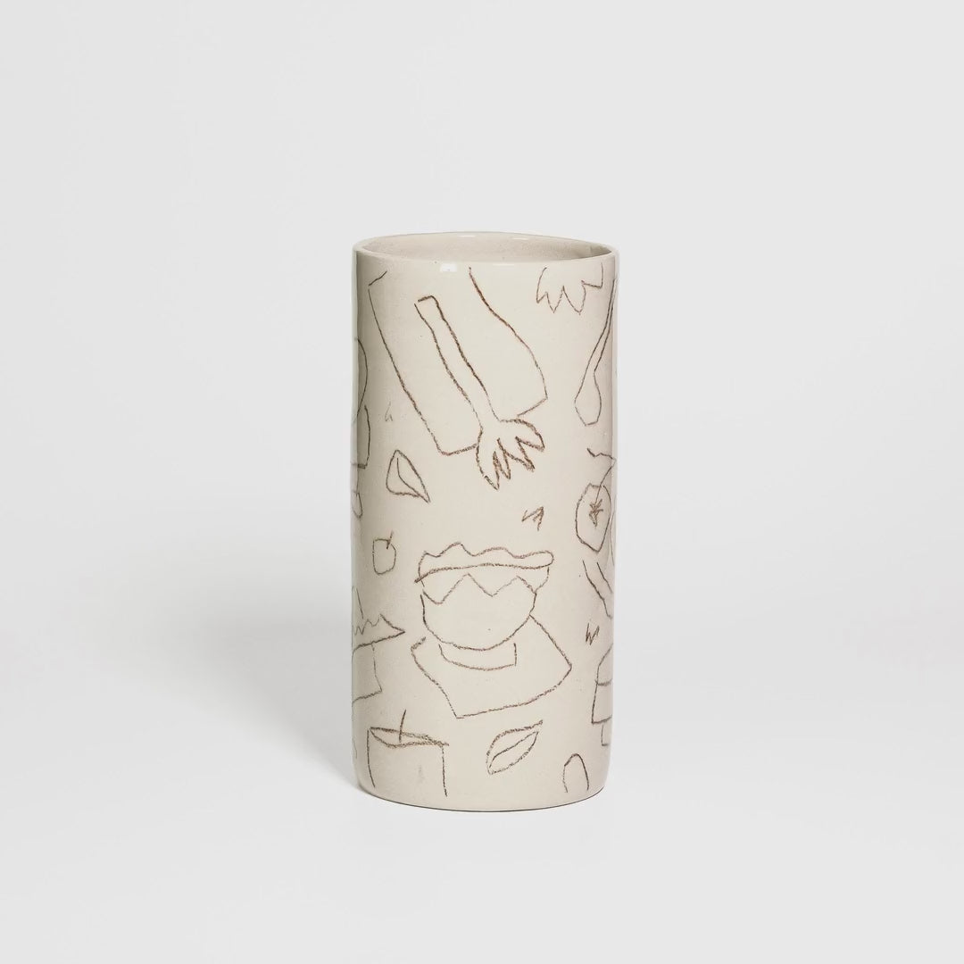 Load video: Video of the brown hand-drawn stoneware vase by Viola Beuscher x Steffi Bauer, turning to show the illustration all around