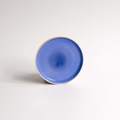 Palo Santo Set Blue Gradient flacher Teller in Blautönen, handgefertigte Keramik aus Frankfurt am Main.