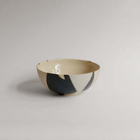 Set of 4 Otis ramen bowls made of grey stoneware with glossy black and transparent glaze finish.