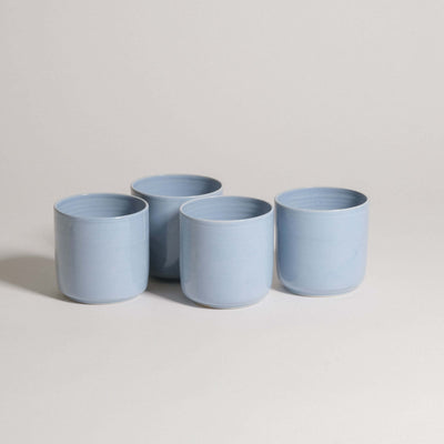 Set of 4 – Tea Cup – Nomi Iceblue aus handgemachter Keramik mit einzigartiger Eisblau-Glasur.