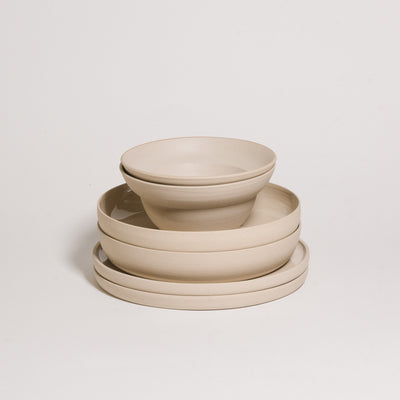 Tableware Set Creme & White Matte - 6 Pieces aus Keramik, Handgemacht, 2 Neo Bowls und 4 Schalen in creme und weiß.